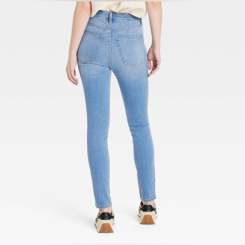 Universal Thread Medium Wash High Rise Skinny Jeans | Denim | Classic - Picture 2 of 11